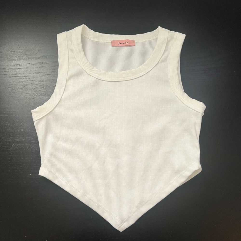 V cut crop top